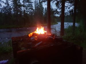Lägereld fiskeresa 20200713 Distrikt F