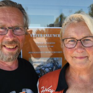 Christer Eriksson och Barbro Carlsson är organisatörerna bakom en fin och lyckad veteranlunch i Falkenberg